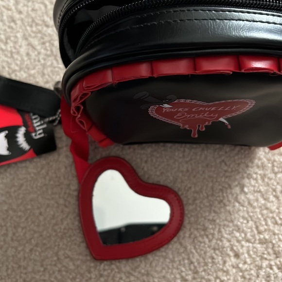 NWT- Emily The Strange Vintage Make up Bag. - Picture 4 of 14